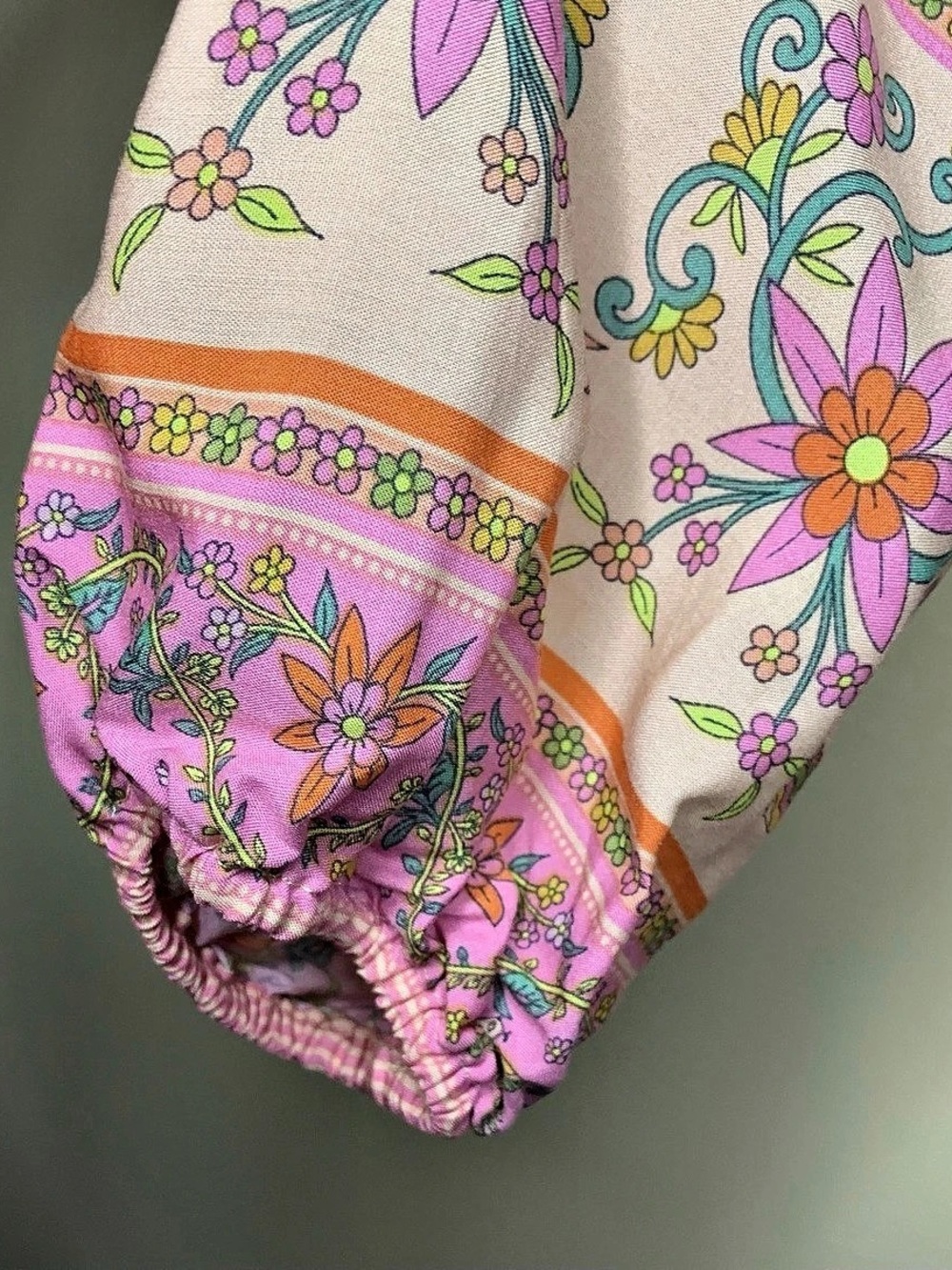 Goodnight Macaroon Boho Floral Blouse in Pink & Purple Loose fit Size Small NWT - Picture 5 of 7